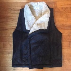 BB Dakota Faux Shearling Vest